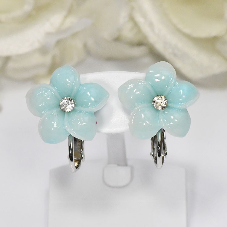 プルメリアイヤリング クリスタル添え ブルー 夏のイヤリング ノンホール 日本製 国産 手作り