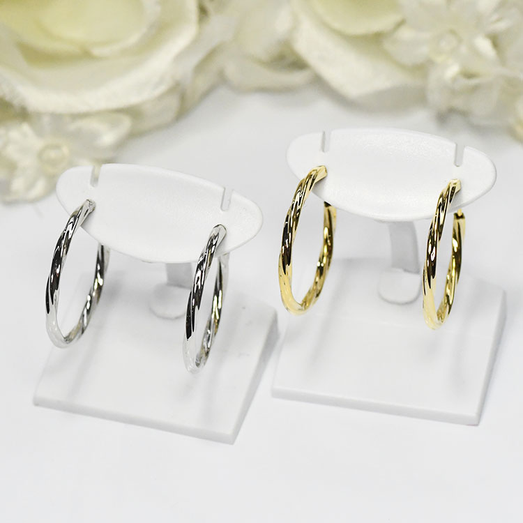 【待望の再販】ピアスのようなイヤリング♪ ツイストフープイヤリング Mサイズ プラチナカラー イエローゴールド ノンホール