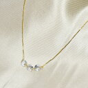 3石のCZを連ねた 3ストーンヌーディーネックレス イエローゴールド レーザーホール ペンダント キュービックジルコニア