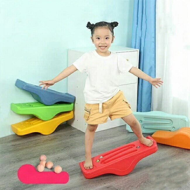 【楽天スーパーSALE】多機能 バランスボード 揺れるバランスボード シーソー 踏み台 付き バランスボード ボール 回転 遊ぶ盤 室内 屋外 体幹トレーニング...