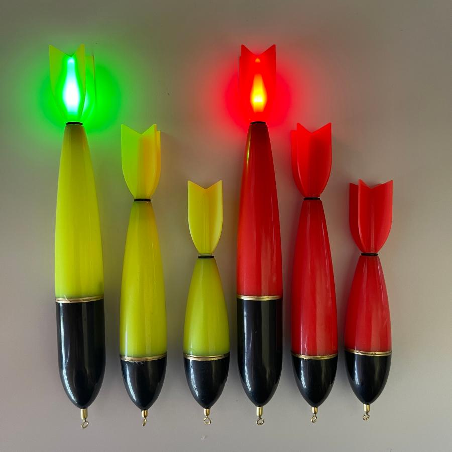 【電気ウキ】夜釣り・ウキ釣り・堤防釣りのアタリ確認に使えるLED電気ウキ。オモリ負荷1号。暗い時間帯のアタリ確認と視認性向上をサポート。【対象魚・釣法・フィールド】おすすめの釣法:夜釣り・ウキ釣り【商品の特長】電気ウキ(非自立)高輝度のLEDで視認性良好です!ウキトップ が『羽根』の形状になっているので昼間の釣りでも、ウキの挙動がわかるので、魚のアタリを見逃しません!地磯などでの荒使いも可能になってます。ウキトップ と全て互換性があります。【商品別仕様】・レッド イエロー【商品仕様・セット内容】電気ウキ 棒ウキ 昼夜兼用 1号 3号 5号 タイプA対応オモリ負荷1号『2本セットボディと羽根の素材は衝撃に強い『ABS』を採用!(1)専用ケース(2)適合電池CR425(BR425の互換電池)1本全長..9.8cm自重..約7.61gオモリ負荷..5g全長..12.5cm自重..約9.77g【ご購入前に】※メーカーなどの印字がある場合がございます。【電気ウキ】夜釣り・ウキ釣り・堤防釣りのアタリ確認に使えるLED電気ウキ。オモリ負荷1号。暗い時間帯のアタリ確認と視認性向上をサポート。【対象魚・釣法・フィールド】おすすめの釣法:夜釣り・ウキ釣り【商品の特長】電気ウキ(非自立)高輝度のLEDで視認性良好です!ウキトップ が『羽根』の形状になっているので昼間の釣りでも、ウキの挙動がわかるので、魚のアタリを見逃しません!地磯などでの荒使いも可能になってます。ウキトップ と全て互換性があります。【商品別仕様】・レッド イエロー【商品仕様・セット内容】電気ウキ 棒ウキ 昼夜兼用 1号 3号 5号 タイプA対応オモリ負荷1号『2本セットボディと羽根の素材は衝撃に強い『ABS』を採用!(1)専用ケース(2)適合電池CR425(BR425の互換電池)1本全長..9.8cm自重..約7.61gオモリ負荷..5g全長..12.5cm自重..約9.77g【ご購入前に】※メーカーなどの印字がある場合がございます。