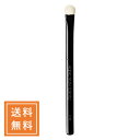 商品詳細 アディクション アイシャドウ ブラシ D 03 ADDICTION TOKYO EYESHADOW BRUSH D 03 商品説明 アイライナーを自然にスマッジするのに適したパウダータイプ用平型ブラシ。 毛先に厚みをもたせたラウンド形状なので、自然にぼかし、なじませることができ、 しっかりと発色させたい時やアイライナーをブレンドする時などに使用していただけます。 合成毛 毛質：ナイロン・PTT・PBT 広告文責 株式会社JAY 06-4980-0443 メーカー アディクション 区分 日本製 雑貨&nbsp;&nbsp;