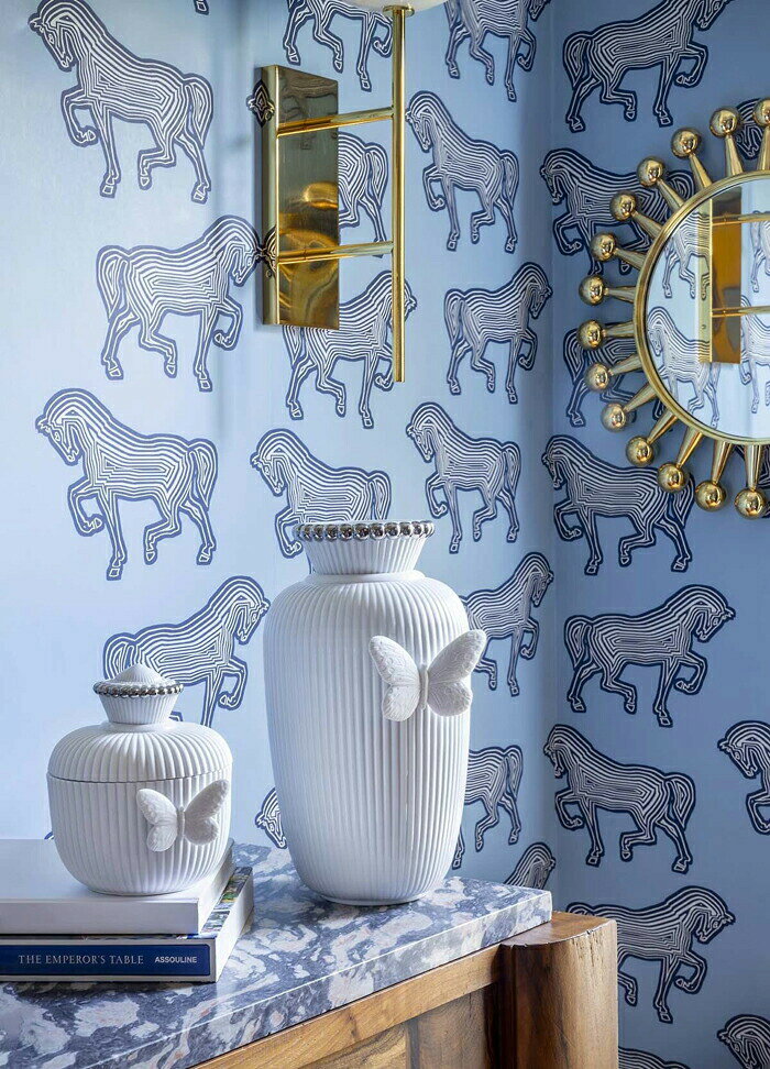 Lady Luck ベース by Olga Hanono 蝶 LLADRO リヤドロ 花瓶 置物 フィギュリン オブジェ インテリア 磁器 リアル スペイン プレゼント 結婚 お祝い 新築 開業 リビング 寝室 事務所 【正規品】01009786 [2]
