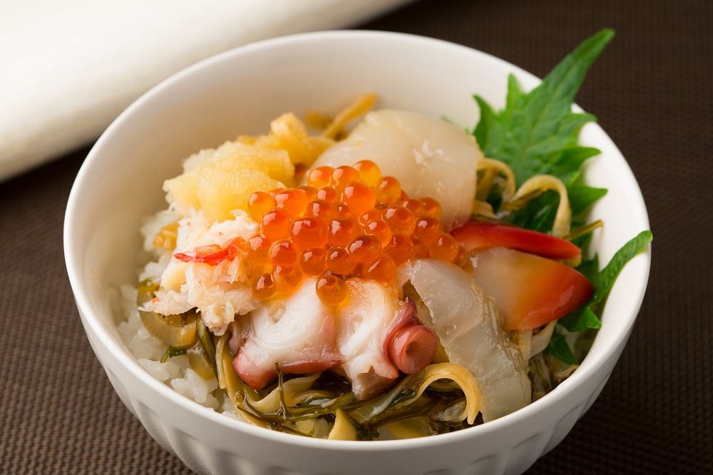 7種海鮮 松前漬(個食タイプ) 七種海鮮松前漬け(帆立 ヒラメ ホッキ貝 ズワイガニむき身 タコ 味付数の子 いくら醤油漬け 松前漬け)100g×8 海産品 北...