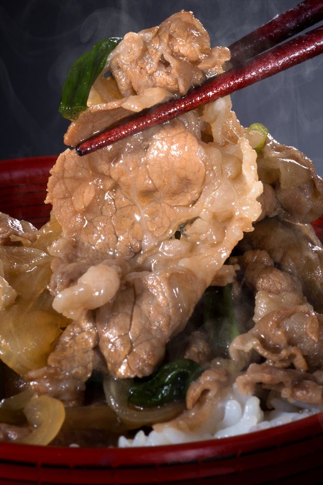 三重「松阪まるよし」 松阪牛牛丼の具 180g×4 肉加工品 三重県 冷凍120日 熨斗対応 送料無料 ギフト 贈答 記念日 産地直送 プレゼント 内祝い