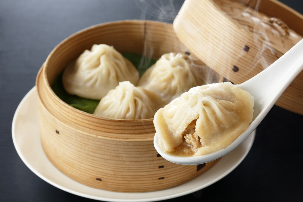 東京 「赤坂四川飯店」監修 小籠包4袋セット 小籠包140g(4個入)×4 プレゼント ギフト 贈り物 贈答 記念日 人気 熨斗対応 名入れ 送料無料 産地直送