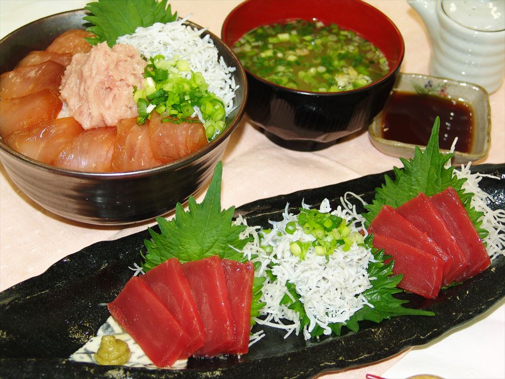 【静岡 まぐろ三昧としらす詰合せ】 南まぐろ赤身150g まぐろ丼(90g×2) ねぎとろ丼160g ゆでしらす130g 海産品 静岡県 プレゼント ギフト 贈...