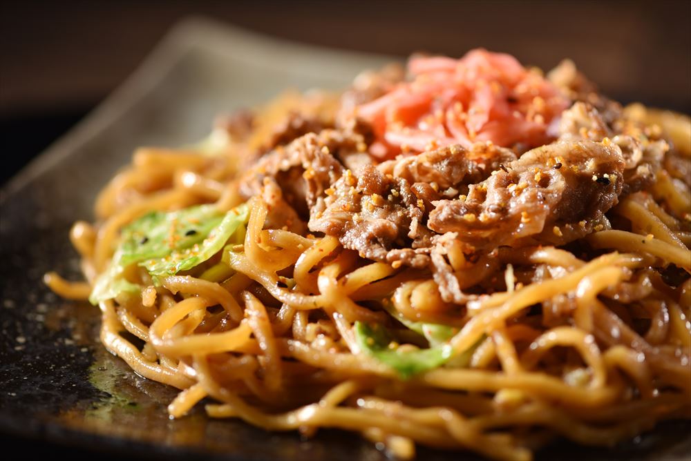 ＼父の日／【吉野家×富士宮やきそば 牛肉やきそばと富士宮やきそばセット】 牛肉やきそば1袋(180g×2食)×2袋 富士宮やきそば1袋(170g×2食)×2袋 計8食 麺類 プレゼント ギフト 贈り物 贈答 記念日 人気 熨斗対応 名入れ 送料無料 産地直送 内祝い 年越しそば 年越し蕎麦