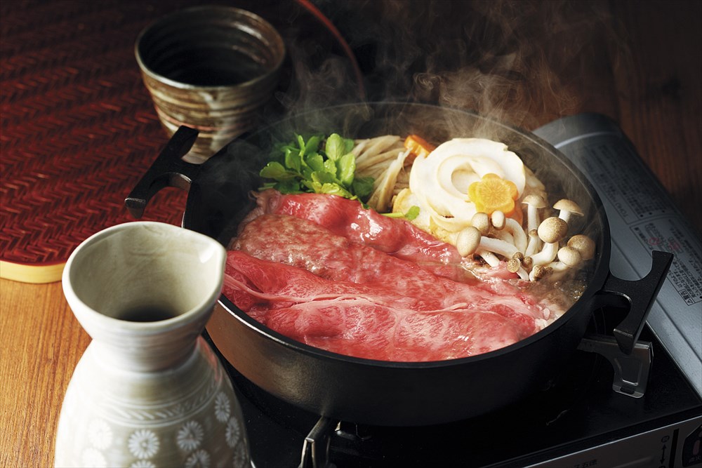 【母の日】【熊本 くまもとあか牛の肩ロースすき焼き(計800g)】 肩ロース400g×2 精肉 熊本県 プレゼント ギフト 贈り物 贈答 記念日 人気 熨斗対応 名入れ 送料無料 産地直送 内祝い