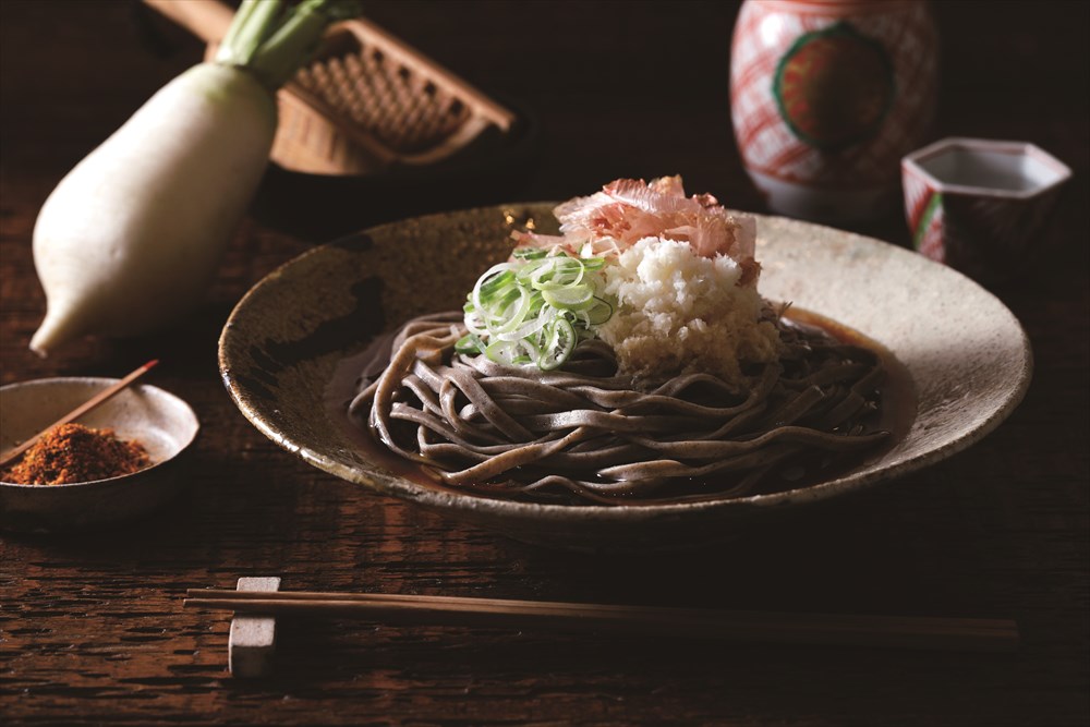 【福井 麺匠武生 越前本流 辛味八割そば 3食】 八割なまそば100g×3 そばつゆ25g×3 辛味大根1本 柚子七味5g かつお節1g×3袋 越前塩1g×2 麺類 福井県 プレゼント ギフト 贈り物 贈答 記念日 人気 熨斗対応 名入れ 送料無料 産地直送 内祝い 年越しそば 年越し蕎麦 父の日