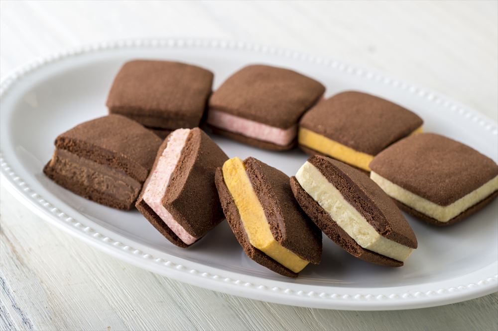 「銀座千疋屋」 銀座焼きショコラサブレ 16個(ストロベリー、オレンジ、バナナ、キャラメル 各4個) 洋スイーツ 東京都 プレゼント ギフト 贈り物 贈答 記念...