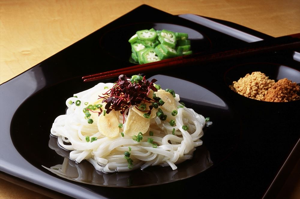 【母の日】秋田 「稲庭吟祥堂本舗」稲庭うどん 150g×4束 麺つゆ(濃縮5倍)×8袋 麺類 秋田県 プレゼント ギフト 贈り物 贈答 記念日 人気 熨斗対応 名入れ 送料無料 産地直送 内祝い