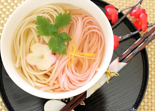 優雅 〜紅白うどんの詰合せ〜 讃岐うどん50g×5束 梅うどん50g×4束 純金茶2g×4 梅茶2g×4 紀州南高梅4個 (木箱入り) 麺類 プレゼント ギフト 贈り物 贈答 記念日 人気 熨斗対応 名入れ 送料無料 産地直送 内祝い 優雅 〜紅白うどんの詰合せ〜 讃岐うどん50g×5束 梅うどん50g×4束 純金茶2g×4 梅茶2g×4 紀州南高梅4個 (木箱入り) 麺類 プレゼント ギフト 贈り物 贈答 記念日 人気 熨斗対応 名入れ 送料無料 産地直送 内祝い