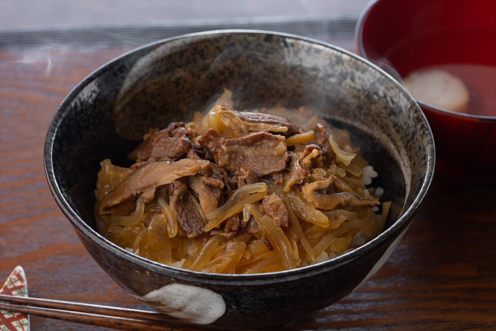 ＼父の日／ 三田屋総本家 国産牛の牛すき焼丼 8食セット ご自宅用 180g 8 茶無地箱 レトルト・FD 兵庫県 プレゼント ギフト 贈り物 贈答 記念日 人気 熨斗対応 名入れ 送料無料 産地直送 内祝い