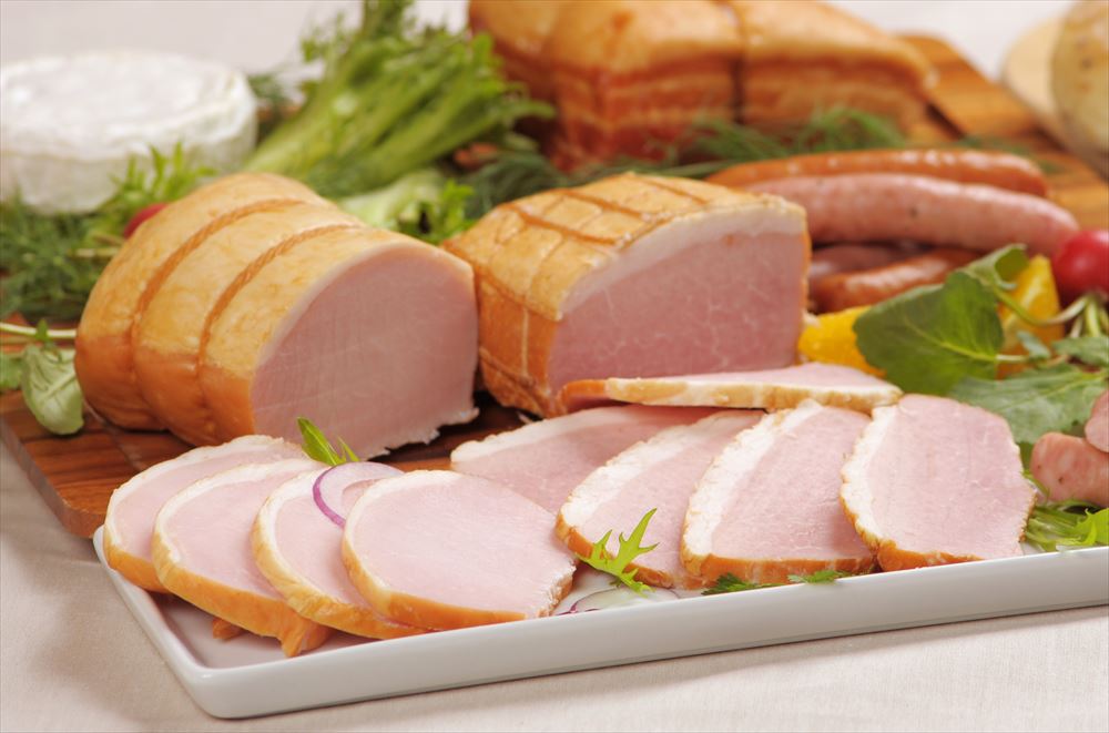 長野 「信州ハム」 爽やか信州 軽井沢ギフト 熟成ロースハム 360g、熟成ベーコン 250g、熟成あらびきポークウインナー 75g×2、熟成ハーブポークウインナー 75g 肉加工品 長野県 プレゼント ギフト 贈り物 贈答 記念日 人気 熨斗対応 名入れ 送料無料 産地直送