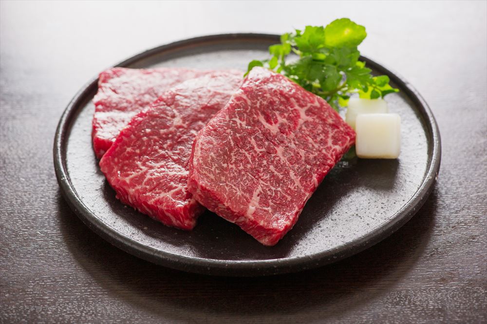 ＼父の日／山梨 甲州ワインビーフ モモステーキ モモステーキ 300g 100g 3 精肉 山梨県 プレゼント ギフト 贈り物 贈答 記念日 人気 熨斗対応 名入れ 送料無料 産地直送