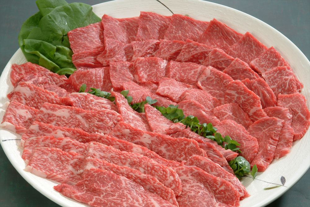 山梨 甲州ワインビーフ焼肉　山梨 甲州ワインビーフ 焼肉 焼肉用（モモ）400g（肩ロース）400g 精肉 山梨県 プレゼント ギフト 贈り物 贈答 記念日 人気 熨斗対応 名入れ 送料無料 産地直送