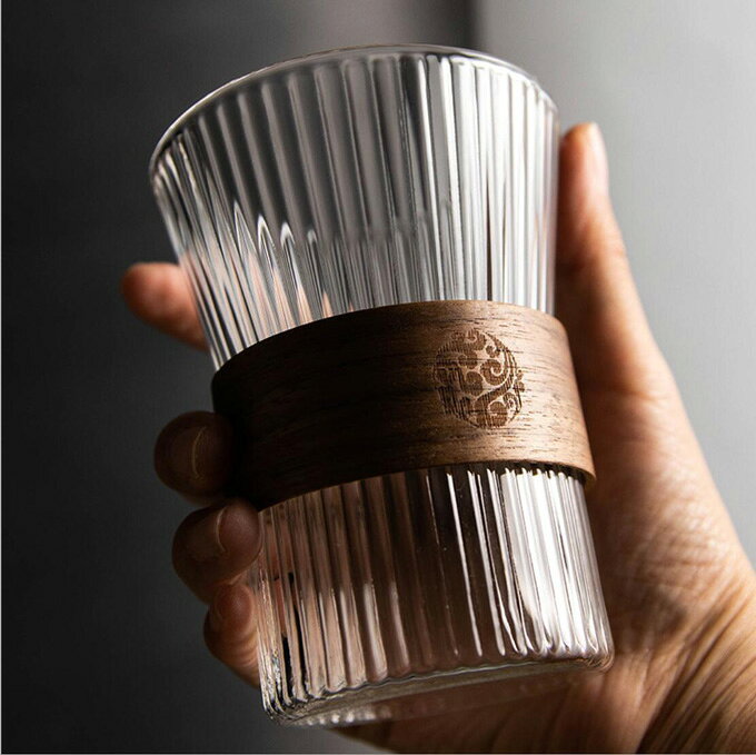 商品詳細 ■カラー：：写真色 ■サイズ：約口径8.5*高さ11cm ■容量：320ml ■材質：ガラス ※記載のないアクセサリー、小物等は付属しません。 ●こちらの商品は平置きで測ります、若干の誤差が生じる場合があります。 ●色合いはモニター環境により若干の誤差が生じる場合もあります。 ●輸送上の都合で多少の汚れや傷などが付いている場合がありますので、ご理解をお願い致します。 ●写真はサンプルで、画面上と実物では多少色具合が異なって見える場合もございますので、ご了承ください。 ●何か質問がございましたら、お気軽にメールにてご連絡ください。