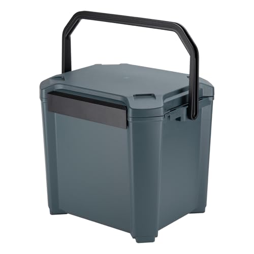 34Lインディゴグレー/[34L]/#34・Color:インディゴグレーStyle:34L・パッケージ個数:1・座れるほど頑丈な高保冷力なクーラーボックス。・【外寸】W500×D411×H430mm・【内寸】 W342×D272×H355mm・【製品重量】4.0kg・【収納目安】1Lペットボトルなら12本。1.5Lペットボトルなら9本。2Lペットボトルなら9本※缶・ペットボトルの形状によっては上記の本数が入らない場合があります。用途と収納するものを想定したサイズ設定にし、 使用シーンに合わせた「ちょうど良い」サイズ展開。断熱材厚み約2倍（当社従来品比較）で保冷力UP。イスとしても使用可能な強度。定番になりつつある600mL、1Lペットボトルの収納に対応。フラットなフタ形状でサイドテーブルとしても使用可能。積み重ね可能。同品番同士の他、12Lと16L、26Lと34Lが可能。南京錠がかけられる「鍵穴」付き。