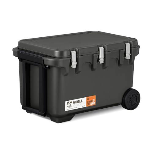 60L(キャスター付き)チャコールグレー/FF/VITC-60・Color:チャコールグレーStyle:60L(キャスター付き)・パッケージ個数:1・60Lの真空断熱クーラーボックス。冷蔵庫技術を［家］から［外］へ。約22日保冷。※アイリスオーヤマ調べ・冷蔵庫の仕組みを応用することで、外気の影響を受けにくく、中の冷気も外に漏れにくい構造に。アウトドアに最適な真空断熱クーラーボックスを開発。・冷蔵庫にも使用している真空断熱パネルを6面全てに採用。真空断熱パネルと発泡ウレタンの2つの機能を掛け合わせることで、高い断熱性と持続する保冷力を実現。・たっぷり詰め込める60Lサイズ。家族や大人数でのキャンピングに最適です。・ハンドル・キャスター付き。たくさん詰めて重くなっても移動が楽々。60Lの真空断熱クーラーボックス。 冷蔵庫技術を［家］から［外］へ。 約22日保冷。※ ※アイリスオーヤマ調べ ◆家電メーカーアイリスオーヤマだからこそ実現できた保冷力 冷蔵庫の仕組みを応用することで、外気の影響を受けにくく、中の冷気も外に漏れにくい構造に。 アウトドアに最適な真空断熱クーラーボックスを開発。 ◆真空断熱パネルを使用 冷蔵庫にも使用している真空断熱パネルを6面全てに採用。 真空断熱パネルと発泡ウレタンの2つの機能を掛け合わせることで、高い断熱性と持続する保冷力を実現。 ◆大容量60L たっぷり詰め込める60Lサイズ。 家族や大人数でのキャンピングに最適です。 【収容容量目安】 500mLペットボトル→約50本 2Lペットボトル→約16本 ◆ハンドル・キャスター付き たくさん詰めて重くなっても移動が楽々。 大きな車輪は舗装されていない道でも問題なく移動できます。 ◆“使いやすい”を追求 密閉性が高いパッキンを使用。 冷気を外に逃がさず、外気の影響を受けにくい。 天板表面は傷がつきにくいシボ加工。 手がかりがついているから持ち運びやすく、車の積み下ろしも楽々。 底部4コーナーはゴム脚仕様。 車載時や重ねたときでも滑りにくい。 アウトドア・レジャー、様々なシーンで大活躍。 こだわりが詰まったクーラーボックスとたくさんの思い出を共に。 ●商品サイズ（cm） 外寸：幅約73.1×奥行約46.0×高さ約45.4 内寸：幅約56.2×奥行約32.9×高さ約31.4 ●容量 約60L ●主要素材 本体、フタ：PP、EVA樹脂、シリコン樹脂 真空断熱パネル：グラスウール＋アルミシート 充填剤：発泡ウレタン ●原産国 中国 ※飲料水や食品の保存容器としてご使用ください。 ※運搬時には製品の上に人や物を載せないでください。 ※製品の上に立たないでください。転倒の恐れがあります。 ※強い衝撃を与えると破損することがあります。 ※ドライアイスは使用しないでください。 ※薬剤、溶剤等の液体は入れないでください。 ※水や海水の運搬には使用しないでください。 ※火の近くには置かないでください。 ※フタの開閉を頻繁に行った場合、直射日光が当たる場所に置いた場合、高温多湿な場所に置いた場合は保冷力が落ちます。 ※フタのパッキンは通気を防ぐ簡易的なものであり、密閉するものではありません。 ※汚れを落とす場合は、薄めた中性洗剤を使用して拭き取るようにしてください。 ※保冷専用であり、熱いものを入れると保冷効果が下がる恐れがあります。 ※フタの開閉時、ハンドルの上げ下げ時は手をはさまないようにご注意ください。 ※ハンドルやタイヤは外れてないこと、不具合がないことを確認の上、ご使用ください。 ※保冷試験条件：容量比40％の氷をクーラーボックスに入れ、30℃9hー20℃15hで保管後に氷重量を測定。氷が溶け切るまでの時間を算出（社内試験結果）。実際の使用状況、環境等によって保冷力は異なります。