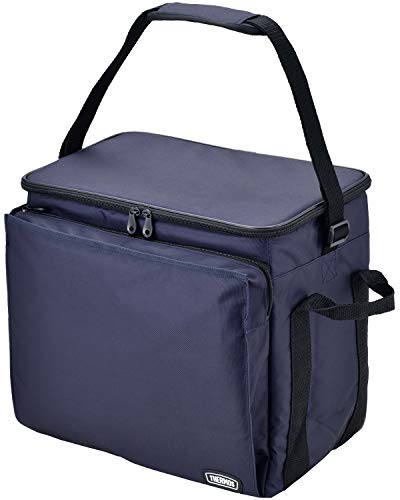 ミッドナイトブルー/22L/ROC-001 MDB・Size:22L・パッケージ個数:1・サーモス アウトドアシリーズの大容量ソフトクーラー・高い保冷力の秘密は5層の断熱構造、複数の材質を組み合わせたアイソテック2の断熱構造が冷たさをキープ・サイズ(約):幅33.5×奥行23×高さ33cm、本体重量(約):800g・生産国:中国・素材・材質:外生地：ポリエステル / 内生地：PEVA / クッション（断熱材）：ポリウレタン・発泡ポリエチレン・ポリプロピレン不織布●週末のまとめ買いから、運動会・部活などのアウトドアシーンまで ●高い保冷力の秘密は5層の断熱構造。複数の材質を組み合わせたアイソテック2の断熱構造が冷たさをキープ ●インナーボックス付きなので、食材が詰めやすい & 取り出しやすい ●外生地は、はっ水加工生地採用 ●食材を詰めやすい大きさ ●持ち運びしやすいサイドハンドル付き (本体&インナーボックス) ●コンパクトにたためる