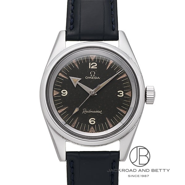 [商品ID：5434785] &nbsp;PRODUCT&nbsp;&nbsp;-&nbsp;商品名&nbsp;- BRANDブランド オメガOMEGA MODELモデル レイルマスターRailmaster REFERENCE型番 2914SC &nbsp;DETAILS&nbsp;&nbsp;-&nbsp;商品詳細&nbsp;- 【この商品の特徴】 「究極」という意味が込められたブランドネームを持つスイスの高級時計オメガ。あらゆる年代において偉業を達成してきた輝かしい歴史を兼ね備えたブランドです。1848年の創業後、当時主流であった手作業をオートメーション化することに成功し、販路を拡げてきました。 オメガの耐磁時計として登場したレイルマスターは当時1000ガウスの耐磁を誇りました。当初は軍用時計として開発されたレイルマスターですが、耐磁が不可欠な鉄道員のための時計としてリリースされるに至りました。 軍用時計として開発されたため当時主流になりつつあった自動巻きは搭載されず手巻きが採用されました。ケースバックの盛り上がりは耐磁ケースを搭載している時計ならではの特徴です。 こちらの個体に搭載されている30mmキャリバー系に属するcal.285は、シリーズの中でも高級機に数えられます。秒針は後年の物に交換をされておりますが、ファーストモデルの特徴であるアローハンドや文字盤ともに状態が良く当時の雰囲気を感じる逸品です。 &nbsp;SPEC&nbsp;&nbsp;-&nbsp;商品スペック&nbsp;- 保証 ： 当店オリジナル保証1年 状態 ： ヴィンテージ サイズ ： メンズ ケース径 ： 38 mm ムーブメント / キャリバー ： 手巻き / 285 製造年 ： 1961 防水性能 ： 生活防水 風防 ： プラスチック風防 仕様 ： 3針 付属品 ： メーカー純正BOX無し国際保証書無し ケース素材 ： ステンレススチール ベルト素材 ： 革 ベルトタイプ / サイズ ： ストラップ 文字盤カラー ： ブラック 文字盤タイプ ： なし