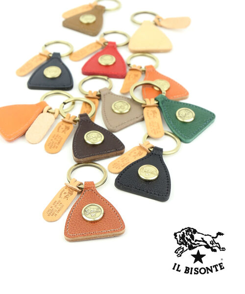 【クーポン対象外】イルビゾンテ キーケース キーホルダー キーリング 正規品 IL BISONTE ユニセックス レザー トライアングル コンチョ付き ・5482305590-0062501(メール便可能商品)[M便 1/5](メンズ)(レディース)