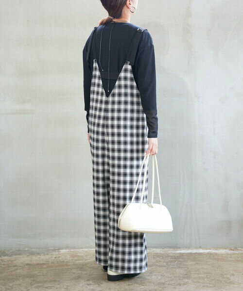 【20%OFF】【2025年春夏新作】シニヨン CHIGNON サロペット パンツ オールインワン ワイド ロング丈 マキシ丈 ゆったり 体型カバー Vネック おしゃれ かわいい・3651-010KK-5092501(レディース)