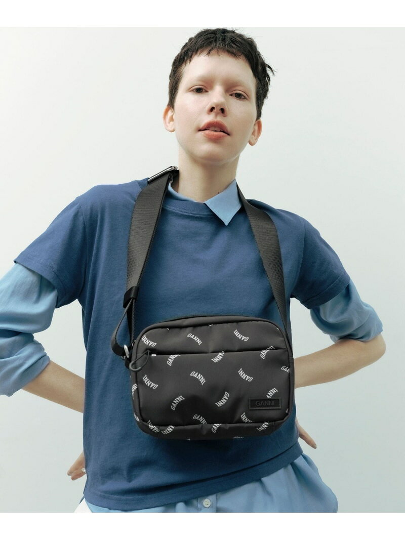 ��GANNI for ADAM ET ROPE'��Re-Tech Logo Print Festival bag ADAM ET ROPE' FEMME �����२���� �Хå� ���������Хå� �֥�å�������̵����[Rakuten Fashion]
