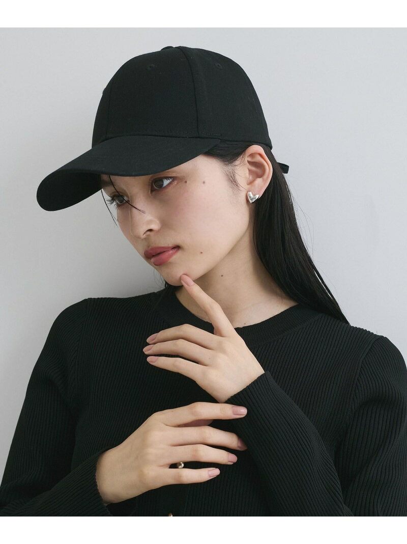 【予約商品について】 ※「先行予約販売中」「予約販売中」をご注文の際は予約商品についてをご確認ください。■重要なお知らせ※ 当店では、ギフト配送サービス及びラッピングサービスを行っておりません。ラッピング・ギフト配送について同時に複数の商品を注文された場合メーカー希望小売価格について置き配についてご利用ガイドVIS（ビス）バックリボンツイルCAP後ろも抜かりなく可愛い！万能CAP◆2025春夏◆【デザイン・シルエット】つばを少し長くバージョンアップさせました。後ろがリボンになっているのがポイントです。＜POINT＞・日よけ&小顔効果を期待できます。・紐を結ぶことで調節&甘すぎないリボンで後ろ姿も抜かりなく可愛い！【素材】ツイル素材で季節問わず使えます。【カラー】合わせやすいブラック、アイボリー、ベージュ※画像の商品はサンプルです。実際の商品と仕様、加工、サイズが若干異なる場合がございます。型番：BVU15020-01-099 NQ6892【採寸】F／高さ9.5 ｜ 頭周り54.5ー ｜ つば8商品のサイズについて【商品詳細】ブラック（01）：中国製｜キナリ（16）：中国製｜ベージュ（27）：中国製素材：ブラック（01）：綿 100%｜キナリ（16）：綿 100%｜ベージュ（27）：綿 100%サイズ：F※画面上と実物では多少色具合が異なって見える場合もございます。ご了承ください。商品のカラーについて