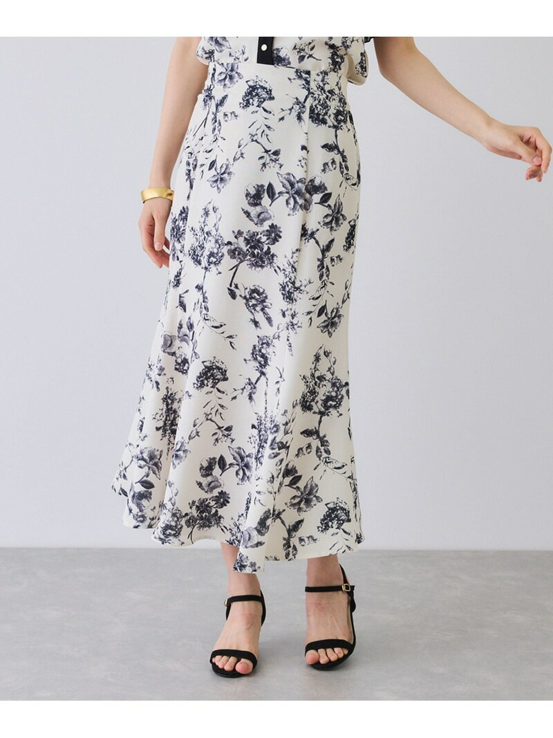 【SALE／30%OFF】単色花マーメイドスカート JAYRO ジャイロ スカート その他のスカート ホワイト ネイビー ブルー【RBA_E】【送料無料】[Rakuten Fashion]