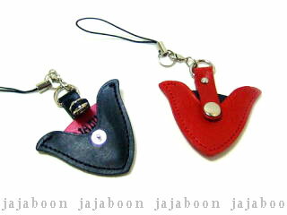 JAJABOON 【メール便OK★】ギターピック携帯ストラップ　黒　赤本革（レザー）製