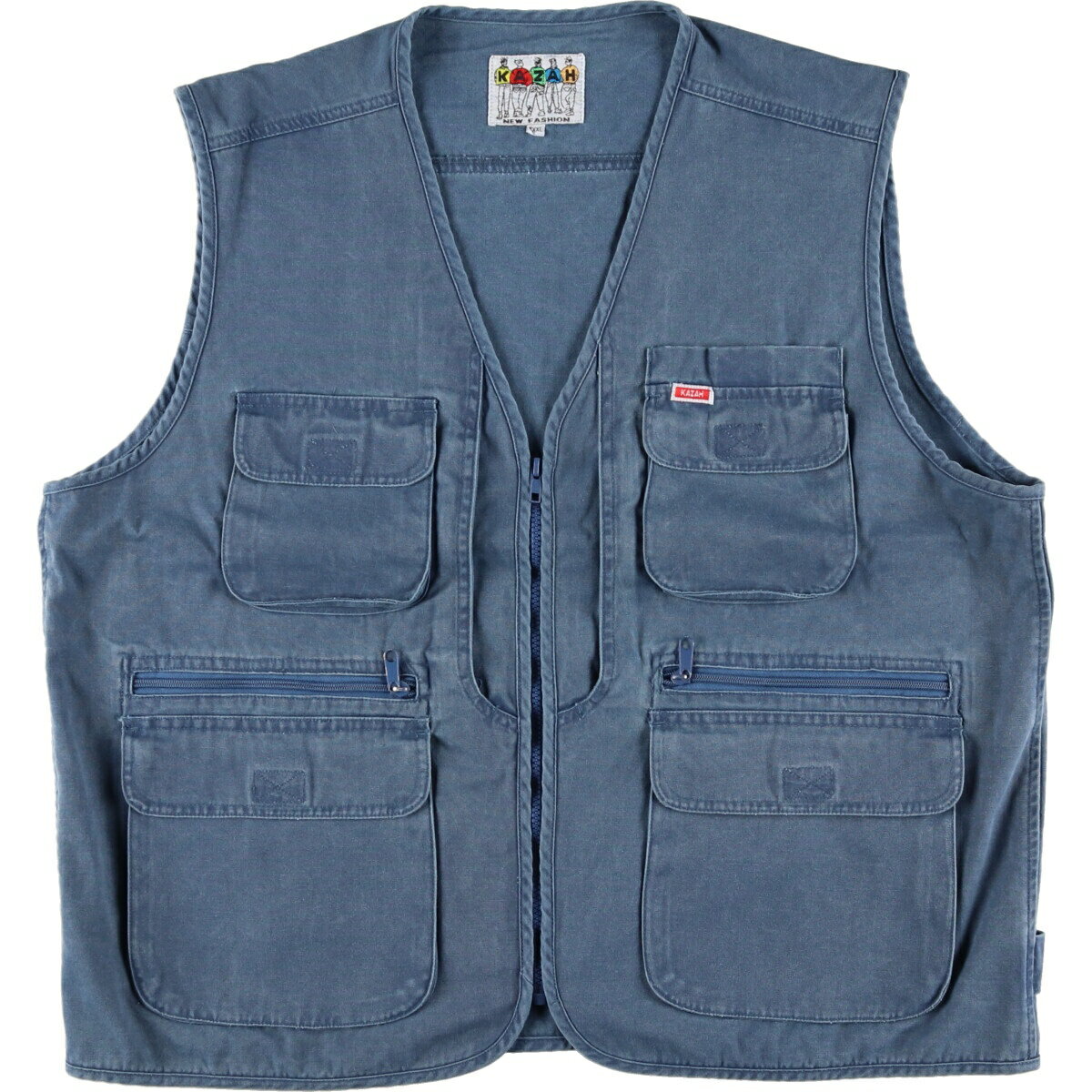 商品詳細 ブランド・KAZAH・ 特徴・フルジップ・多ポケット・ゲームポケット・ビッグサイズ・ヴィンテージ・ モデル/形状・ダックハンティングベスト・ 素材・不明・ 色・ブルー系 青色・ 柄・無地・ 生産国・不明・ 年代・90年代・ サイズ・表記サイズ:XXXL・着丈:68.5cm・身幅:67cm・肩幅:48cm・ コンディション・B・ カテゴリ・メンズ・トップス・ベスト・ハンティングベスト・ 商品番号・eaa475108・ 取扱店・・ スタッフコメント素材表記不明ですが、恐らくコットン製かと思われます。KAZAH ダックハンティングベスト / 商品番号 eaa475108 USEDですので使用感などございますが、まだまだご愛用していただけます。 古着という事をご理解の上ご注文よろしくお願いします。※状態は当社独自の基準です。 表記サイズ着丈身幅肩幅 XXXL(※着用感、表記サイズは目安です。)68.5cm67cm48cm ※測定値の若干の誤差はご了承下さい。サイズガイドはこちら ブランドKAZAH 特徴フルジップ / 多ポケット / ゲームポケット / ビッグサイズ / ヴィンテージモデル/形状ダックハンティングベスト素材不明色ブルー系 青色柄無地生産国不明年代90年代カテゴリハンティングベスト商品番号eaa475108取扱店　　 素材表記不明ですが、恐らくコットン製かと思われます。KAZAHの他の商品を見るハンティングベストの他の商品を見る