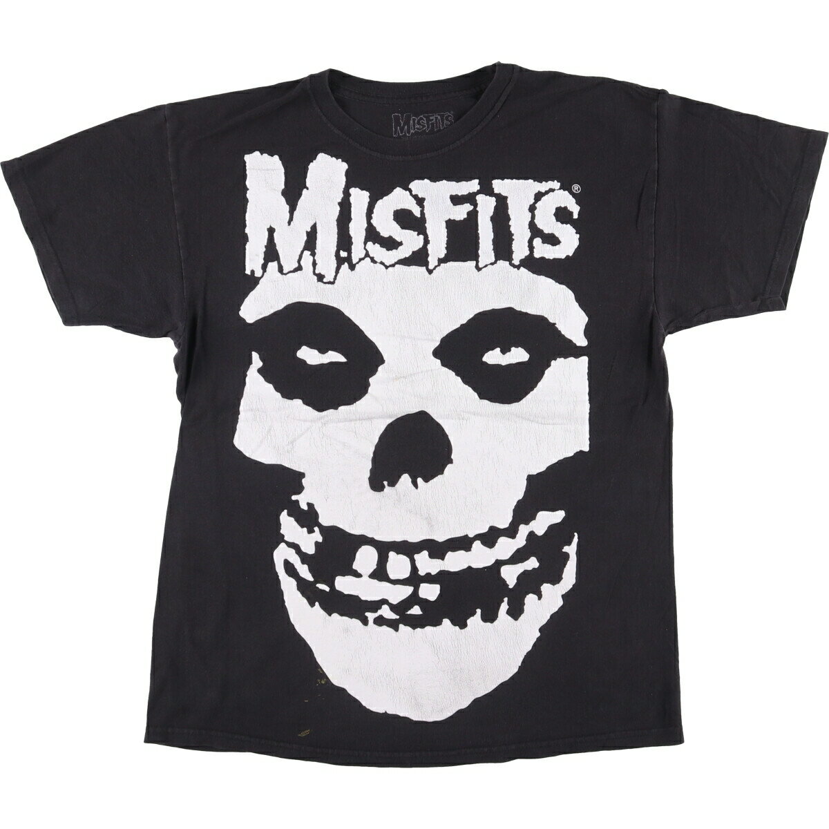 商品詳細 ブランド・UNKNOWN・ 特徴・クルーネック(丸首)・半袖・メタル・ モデル/形状・MISFITS ミスフィッツ・バンドTシャツ バンT・ 素材・コットン:100%・ 色・ブラック系 黒色・ 柄・プリント・ 生産国・メキシコ製・ 年代 サイズ・表記サイズ:M・着丈:65cm・身幅:48.5cm・肩幅:49cm・袖丈:17.5cm・ コンディション・C・ カテゴリ・メンズ・トップス・Tシャツ・バンドTシャツ・ 商品番号・eaa501970・ 取扱店・・ スタッフコメントMISFITS ミスフィッツ バンドTシャツ バンT / 商品番号 eaa501970 USEDですので使用感などございますが、まだまだご愛用していただけます。 古着という事をご理解の上ご注文よろしくお願いします。 【状態追記】 ●前、裾に汚れ ●後、肩・背中に汚れ　裾に破れ※状態は当社独自の基準です。 表記サイズ着丈身幅肩幅袖丈 M(※着用感、表記サイズは目安です。)65cm48.5cm49cm17.5cm ※測定値の若干の誤差はご了承下さい。サイズガイドはこちら ブランドUNKNOWN 特徴クルーネック(丸首) / 半袖 / メタルモデル/形状MISFITS ミスフィッツ / バンドTシャツ バンT素材コットン:100%色ブラック系 黒色柄プリント生産国メキシコ製年代-カテゴリバンドTシャツ商品番号eaa501970取扱店　　 バンドTシャツの他の商品を見る