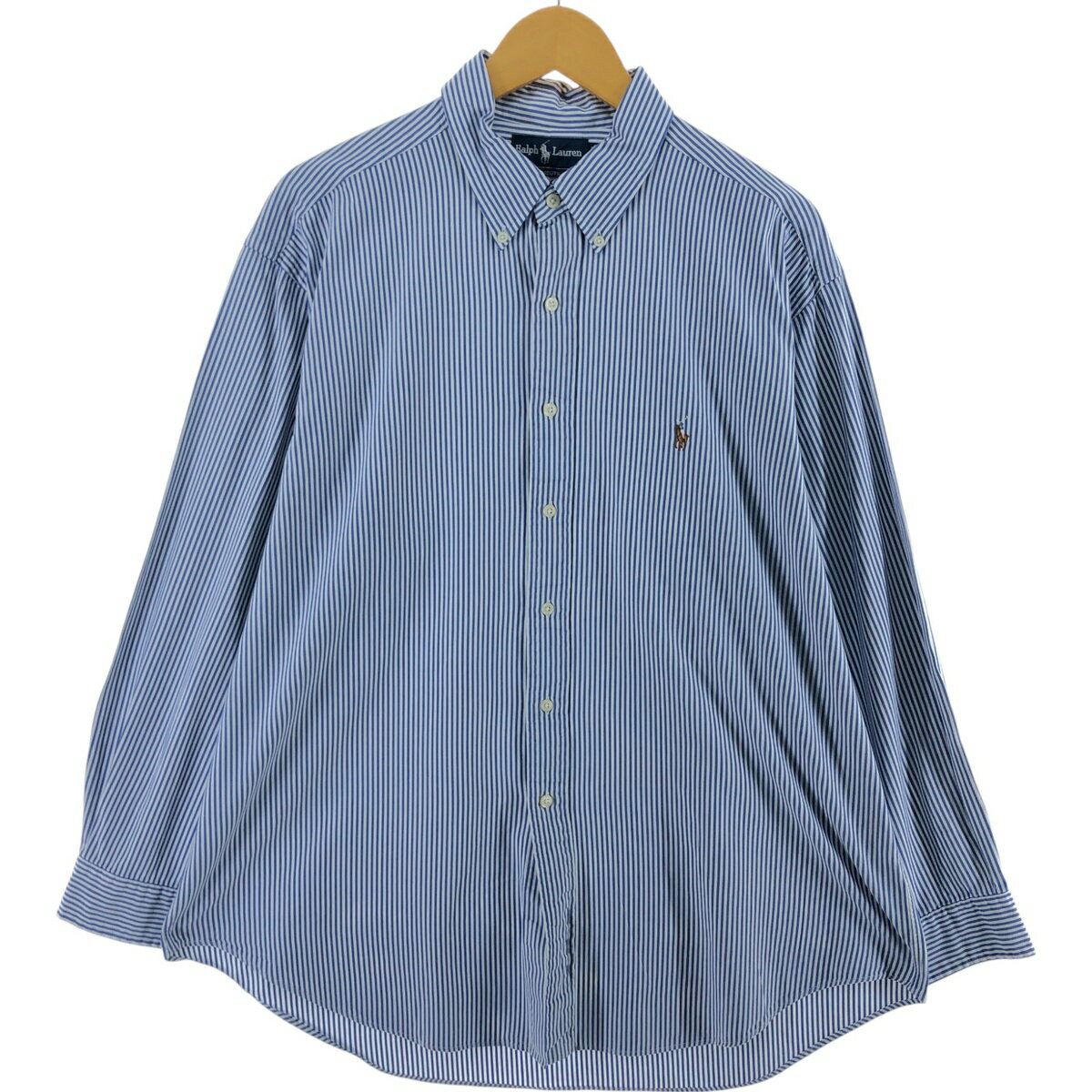 商品詳細 ブランド・Ralph Lauren・ラルフローレン・ 特徴・長袖・ボタンダウン・ モデル/形状・YARMOUTH・長袖 ボタンダウンストライプシャツ・ 素材・コットン:100%・ 色・ブルー系 青色・ホワイト系 白色・ 柄・ストライプ柄・ワンポイント・ 生産国・香港製・ 年代 サイズ・メンズXL・表記サイズ:17 1/2-35・着丈:83cm・身幅:69.5cm・肩幅:54cm・袖丈:58cm・ コンディション・B・ カテゴリ・メンズ・トップス・長袖シャツ・長袖ボタンダウンシャツ・ 商品番号・eaa505739・ 取扱店・・ スタッフコメントRalph Lauren YARMOUTH 長袖 ボタンダウンストライプシャツ / メンズXL / 商品番号 eaa505739 USEDですので使用感などございますが、まだまだご愛用していただけます。 古着という事をご理解の上ご注文よろしくお願いします。※状態は当社独自の基準です。 着用感表記サイズ着丈身幅肩幅袖丈 メンズXL17 1/2-35(サイズ表記17 1/2-35ですが、計測値&着用感でメンズXL相当です)83cm69.5cm54cm58cm ※測定値の若干の誤差はご了承下さい。サイズガイドはこちら ブランドRalph Laurenラルフローレン 特徴長袖 / ボタンダウンモデル/形状YARMOUTH / 長袖 ボタンダウンストライプシャツ素材コットン:100%色ブルー系 青色 / ホワイト系 白色柄ストライプ柄 / ワンポイント生産国香港製年代-カテゴリ長袖ボタンダウンシャツ商品番号eaa505739取扱店　　 ラルフローレンの他の商品を見る長袖ボタンダウンシャツの他の商品を見る