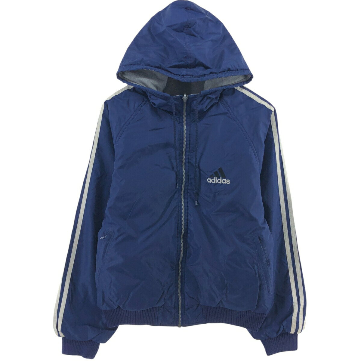 商品詳細 ブランド・adidas・アディダス・ 特徴・フルジップ・長袖・リバーシブル・3本ライン・短丈ショート丈・ モデル/形状・中綿パーカー パファージャケット・ 素材・不明・ 色・ネイビー系 紺色・ホワイト系 白色・グレー系 灰色・ 柄・ロゴ刺繍・ 生産国・不明・ 年代 サイズ・メンズM・表記サイズ:不明・着丈:58cm・身幅:58cm・裄丈:89cm・袖丈(脇下計測):53.5cm・ コンディション・B・ カテゴリ・メンズ・アウター・ジャケット・ダウン・中綿ジャケット・ 商品番号・eaa510474・ 取扱店・・ スタッフコメントタグ欠損の為、詳細不明です。adidas 中綿パーカー パファージャケット / メンズM / 商品番号 eaa510474 USEDですので使用感などございますが、まだまだご愛用していただけます。 古着という事をご理解の上ご注文よろしくお願いします。 【状態追記】 ●A面(ネイビー) ●前、両腕・両肩に汚れ ●前、両腕にほつれ ●前、両フードコードにダメージ ●前、腹部に擦れ ●後、左袖・両腕・両肩に汚れ ●後、両腕にほつれ ●後、フードに擦れ ●B面(グレー) ●全体的に毛羽立ち ●前、左袖に汚れ ●前、裾に糸抜け ●後、左袖・腰に汚れ※状態は当社独自の基準です。 着用感表記サイズ着丈身幅裄丈袖丈(脇下計測) メンズM不明(サイズ表記不明ですが、計測値によりメンズM相当です。)58cm58cm89cm53.5cm ※測定値の若干の誤差はご了承下さい。サイズガイドはこちら ブランドadidasアディダス 特徴フルジップ / 長袖 / リバーシブル / 3本ライン / 短丈ショート丈モデル/形状中綿パーカー パファージャケット素材不明色ネイビー系 紺色 / ホワイト系 白色 / グレー系 灰色柄ロゴ刺繍生産国不明年代-カテゴリダウン・中綿ジャケット商品番号eaa510474取扱店　　 タグ欠損の為、詳細不明です。アディダスの他の商品を見るダウン・中綿ジャケットの他の商品を見る