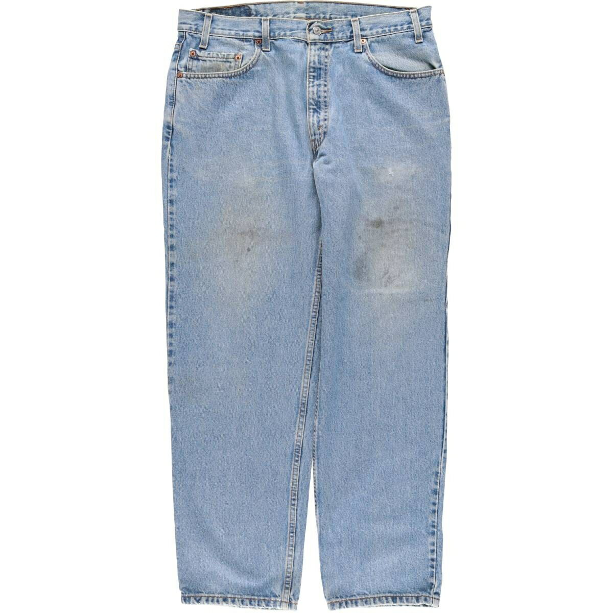 商品詳細 ブランド・Levi's・リーバイス・ 特徴・ワイドパンツ・ジッパーフライ・ モデル/形状・550 RELAXED FIT・テーパードデニムパンツ・ 素材・コットン:100%・ 色・ブルー系 水色・ 柄・無地・ 生産国・コロンビア製・ 年代・00年代・ サイズ・メンズw35・表記サイズ:W36 L30・ウエスト:89cm・股上:30.5cm・股下:76.5cm・もも周り:70cm・裾周り:40cm・ コンディション・C・ カテゴリ・メンズ・ボトムス・デニムパンツ・スリム・テーパードデニムパンツ・ 商品番号・eaa528544・ 取扱店・・ スタッフコメントLevi's 550 RELAXED FIT テーパードデニムパンツ / メンズw35 / 商品番号 eaa528544 USEDデニムですので使用感、擦れ、色落ちなどございますが、まだまだご愛用していただけます。 古着という事をご理解の上ご注文よろしくお願いします。 【状態追記】 ●前、右下腹部・両腿・両膝・右脛・右裾内に汚れ ●前、左腿・股下・両裾に擦れ ●後、ヒップ・右股下・右腿・両裾・左裾内に汚れ ●後、両裾に擦れ ●後、右ヒップに糸抜け ●内側、前両内・前両ポケット口に汚れ※状態は当社独自の基準です。 着用感表記サイズウエスト股上股下もも周り裾周り メンズw35W36 L30(サイズ表記W36 L30ですが、計測値&着用感でメンズw35相当です)89cm30.5cm76.5cm70cm40cm ※測定値の若干の誤差はご了承下さい。サイズガイドはこちら ブランドLevi'sリーバイス 特徴ワイドパンツ / ジッパーフライモデル/形状550 RELAXED FIT / テーパードデニムパンツ素材コットン:100%色ブルー系 水色柄無地生産国コロンビア製年代00年代カテゴリスリム・テーパードデニムパンツ商品番号eaa528544取扱店　　 リーバイスの他の商品を見るスリム・テーパードデニムパンツの他の商品を見る