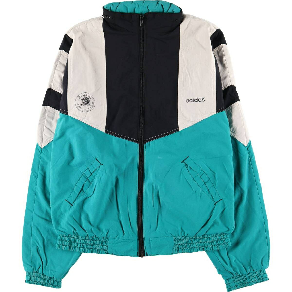 商品詳細 ブランド・adidas・アディダス・ 特徴・フルジップ・長袖・フード収納型・ヴィンテージ・ モデル/形状・ナイロンジャケット・ 素材・ナイロン:100%・ 色・ブラック系 黒色・ホワイト系 白色・エメラルドグリーン・ 柄・ロゴプリント・プリント・ 生産国・USA製・ 年代・80年代・ サイズ・表記サイズ:M・着丈:65.5cm・身幅:61.5cm・裄丈:92.5cm・袖丈(脇下計測):51.5cm・ コンディション・C・ カテゴリ・メンズ・アウター・ジャケット・ナイロンジャケット・ウインドブレーカー・ 商品番号・eaa530424・ 取扱店・・ スタッフコメントadidas ナイロンジャケット / 商品番号 eaa530424 USEDですので使用感などございますが、まだまだご愛用していただけます。 古着という事をご理解の上ご注文よろしくお願いします。 【状態追記】 ●前、腹部・左ポケット・両袖先に汚れ ●前、裾に糸抜け ●後、両袖先に汚れ ●内側、胸元に糸引き、腹部・両袖先に汚れ※状態は当社独自の基準です。 表記サイズ着丈身幅裄丈袖丈(脇下計測) M(※着用感、表記サイズは目安です。)65.5cm61.5cm92.5cm51.5cm ※測定値の若干の誤差はご了承下さい。サイズガイドはこちら ブランドadidasアディダス 特徴フルジップ / 長袖 / フード収納型 / ヴィンテージモデル/形状ナイロンジャケット素材ナイロン:100%色ブラック系 黒色 / ホワイト系 白色 / エメラルドグリーン柄ロゴプリント / プリント生産国USA製年代80年代カテゴリナイロンジャケット・ウインドブレーカー商品番号eaa530424取扱店　　 アディダスの他の商品を見るナイロンジャケット・ウインドブレーカーの他の商品を見る