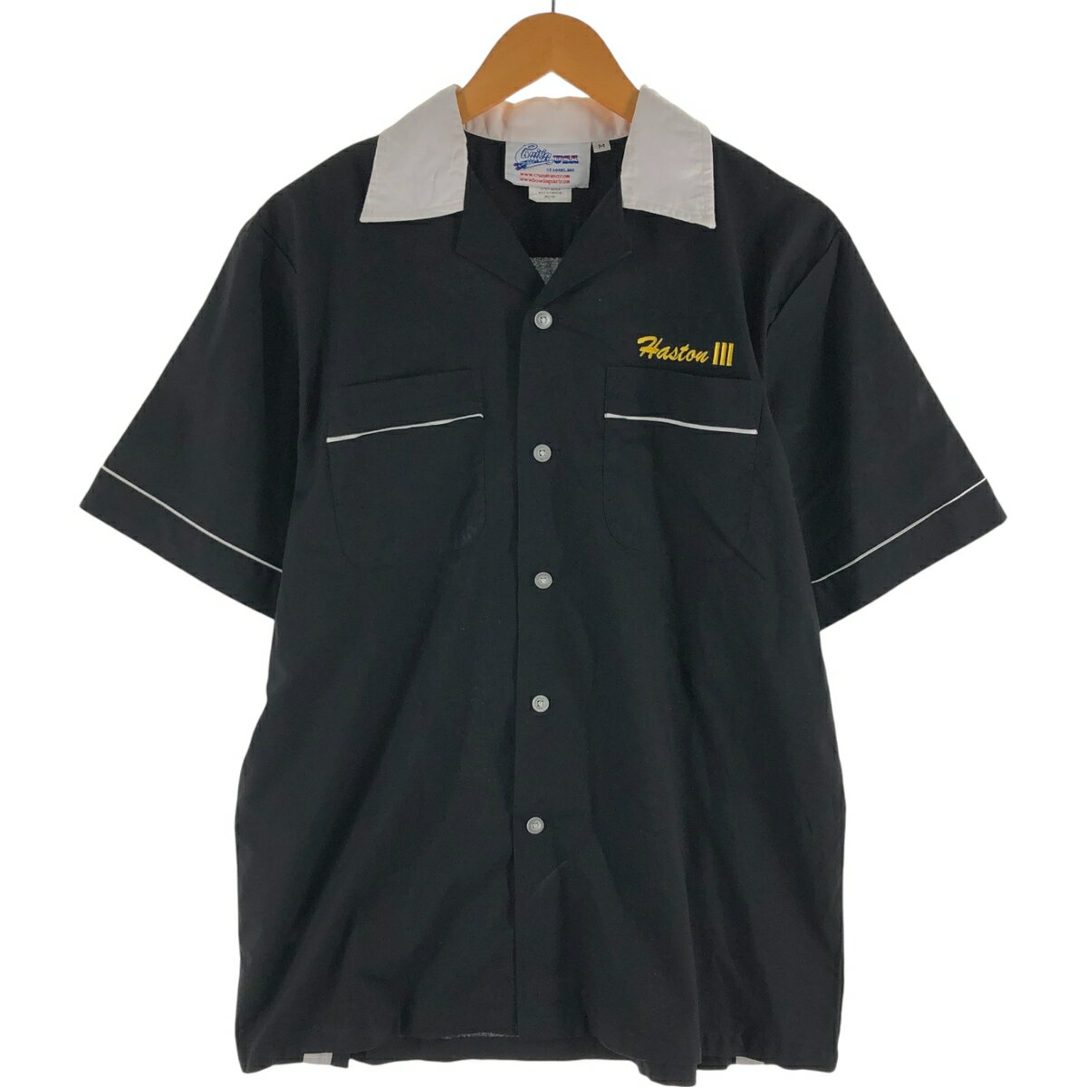 商品詳細 ブランド・CRUISIN USA・ 特徴・オープンカラー・半袖・刺?・ボックスシャツ・ モデル/形状・ボウリングシャツ・ 素材・コットン:50%・ポリエステル:50%・ 色・ブラック系 黒色・ 柄・プリント・ 生産国・パキスタン製・ 年代 サイズ・表記サイズ:M・着丈:70cm・身幅:52cm・肩幅:46.5cm・袖丈:25.5cm・ コンディション・C・ カテゴリ・メンズ・トップス・半袖シャツ・ボウリングシャツ・ 商品番号・eaa536432・ 取扱店・・ スタッフコメントCRUISIN USA ボウリングシャツ / 商品番号 eaa536432 USEDですので使用感などございますが、まだまだご愛用していただけます。 古着という事をご理解の上ご注文よろしくお願いします。 【状態追記】 ●後、左肩に汚れ※状態は当社独自の基準です。 表記サイズ着丈身幅肩幅袖丈 M(※着用感、表記サイズは目安です。)70cm52cm46.5cm25.5cm ※測定値の若干の誤差はご了承下さい。サイズガイドはこちら ブランドCRUISIN USA 特徴オープンカラー / 半袖 / 刺? / ボックスシャツモデル/形状ボウリングシャツ素材コットン:50% / ポリエステル:50%色ブラック系 黒色柄プリント生産国パキスタン製年代-カテゴリボウリングシャツ商品番号eaa536432取扱店　　 CRUISIN USAの他の商品を見るボウリングシャツの他の商品を見る