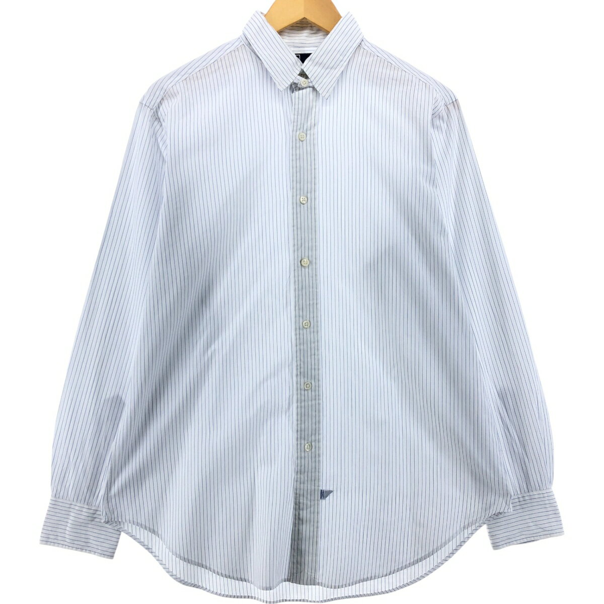 商品詳細 ブランド・Ralph Lauren・ラルフローレン・ 特徴・長袖・レギュラーカラー・ モデル/形状・POLO by Ralph Lauren・長袖 ストライプシャツ・ 素材・コットン:100%・ 色・ブルー系 青色・ 柄・ストライプ柄・ワンポイント・ 生産国・シンガポール製・ 年代 サイズ・メンズM・表記サイズ:15 1/2・着丈:79.5cm・身幅:59.5cm・肩幅:47cm・袖丈:63.5cm・ コンディション・C・ カテゴリ・メンズ・トップス・長袖シャツ・ストライプシャツ・ 商品番号・eaa536450・ 取扱店・・ スタッフコメントRalph Lauren POLO by Ralph Lauren 長袖 ストライプシャツ / メンズM / 商品番号 eaa536450 USEDですので使用感などございますが、まだまだご愛用していただけます。 古着という事をご理解の上ご注文よろしくお願いします。 【状態追記】 ●後、左袖先に汚れ※状態は当社独自の基準です。 着用感表記サイズ着丈身幅肩幅袖丈 メンズM15 1/2(※着用感、表記サイズは目安です。)79.5cm59.5cm47cm63.5cm ※測定値の若干の誤差はご了承下さい。サイズガイドはこちら ブランドRalph Laurenラルフローレン 特徴長袖 / レギュラーカラーモデル/形状POLO by Ralph Lauren / 長袖 ストライプシャツ素材コットン:100%色ブルー系 青色柄ストライプ柄 / ワンポイント生産国シンガポール製年代-カテゴリストライプシャツ商品番号eaa536450取扱店　　 ラルフローレンの他の商品を見るストライプシャツの他の商品を見る