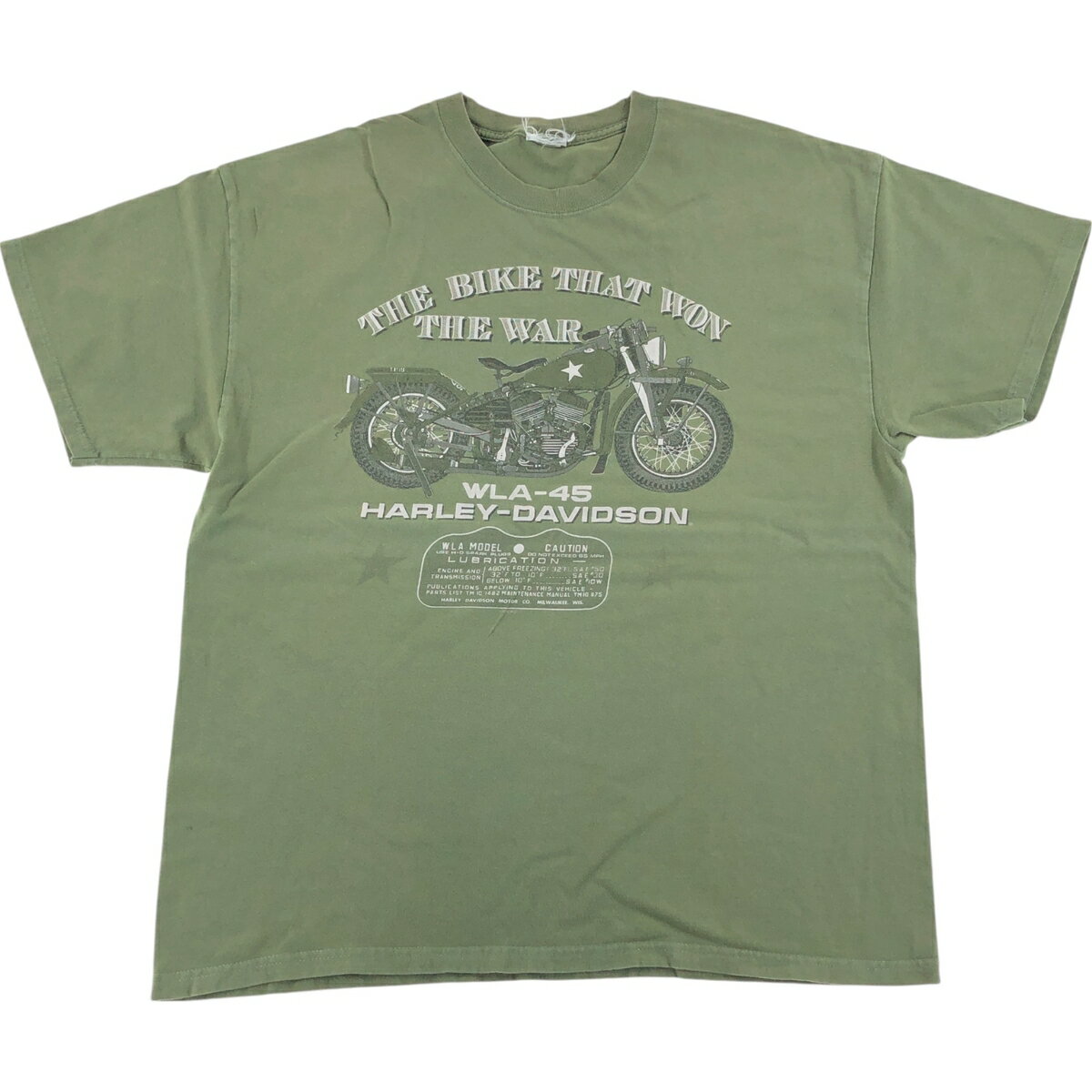 商品詳細 ブランド・Harley-Davidson・ハーレーダビッドソン・ 特徴・クルーネック(丸首)・半袖・両面プリント・ヴィンテージ・ モデル/形状・モーターサイクル バイクTシャツ・ 素材・不明・ 色・グリーン系 緑色・ 柄・プリント・鷲柄 イーグル柄・ 生産国・不明・ 年代・90年代・ サイズ・メンズXL・表記サイズ:不明・着丈:72cm・身幅:60.5cm・肩幅:58cm・袖丈:19.5cm・ コンディション・B・ カテゴリ・メンズ・トップス・Tシャツ・モーターサイクル・バイクTシャツ・ 商品番号・eaa538341・ 取扱店・・ スタッフコメントタグ欠損の為、一部詳細不明になります。Harley-Davidson モーターサイクル バイクTシャツ / メンズXL / 商品番号 eaa538341 USEDですので使用感などございますが、まだまだご愛用していただけます。 古着という事をご理解の上ご注文よろしくお願いします。※状態は当社独自の基準です。 着用感表記サイズ着丈身幅肩幅袖丈 メンズXL不明(サイズ表記不明ですが、計測値によりメンズXL相当です。)72cm60.5cm58cm19.5cm ※測定値の若干の誤差はご了承下さい。サイズガイドはこちら ブランドHarley-Davidsonハーレーダビッドソン 特徴クルーネック(丸首) / 半袖 / 両面プリント / ヴィンテージモデル/形状モーターサイクル バイクTシャツ素材不明色グリーン系 緑色柄プリント / 鷲柄 イーグル柄生産国不明年代90年代カテゴリモーターサイクル・バイクTシャツ商品番号eaa538341取扱店　　 タグ欠損の為、一部詳細不明になります。ハーレーダビッドソンの他の商品を見るモーターサイクル・バイクTシャツの他の商品を見る