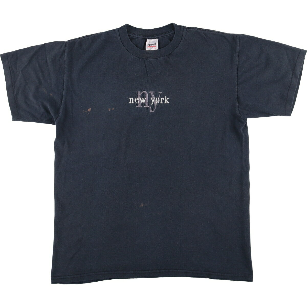 商品詳細 ブランド・Anvil・アンビル・ 特徴・クルーネック(丸首)・半袖・ヴィンテージ・シングルステッチ・ モデル/形状・刺繍Tシャツ・ 素材・コットン:100%・ 色・ブラック系 黒色・ 柄・刺繍・ 生産国・USA製・ 年代・90年代・ サイズ・表記サイズ:L・着丈:67.5cm・身幅:55cm・肩幅:48cm・袖丈:19.5cm・ コンディション・C・ カテゴリ・メンズ・トップス・Tシャツ・その他Tシャツ・ 商品番号・eaa556123・ 取扱店・・ スタッフコメントAnvil 刺繍Tシャツ / 商品番号 eaa556123 USEDですので使用感などございますが、まだまだご愛用していただけます。 古着という事をご理解の上ご注文よろしくお願いします。 【状態追記】 ●前、胸・腹部・裾・右腕に汚れ※状態は当社独自の基準です。 表記サイズ着丈身幅肩幅袖丈 L(※着用感、表記サイズは目安です。)67.5cm55cm48cm19.5cm ※測定値の若干の誤差はご了承下さい。サイズガイドはこちら ブランドAnvilアンビル 特徴クルーネック(丸首) / 半袖 / ヴィンテージ / シングルステッチモデル/形状刺繍Tシャツ素材コットン:100%色ブラック系 黒色柄刺繍生産国USA製年代90年代カテゴリその他Tシャツ商品番号eaa556123取扱店　　 アンビルの他の商品を見るその他Tシャツの他の商品を見る