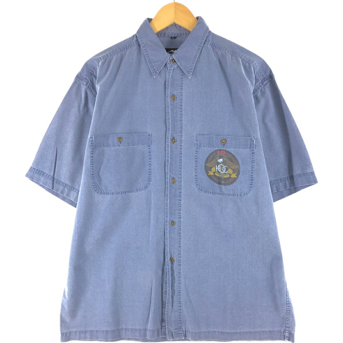 商品詳細 ブランド・Harley-Davidson・ハーレーダビッドソン・ 特徴・レギュラーカラー・半袖・ボックスシャツ・両面プリント・ モデル/形状・半袖 ワークシャツ・ 素材・コットン:100%・ 色・ブルー系 青色・ 柄・プリント・鷲柄 イーグル柄・ 生産国・インド製・ 年代 サイズ・表記サイズ:L・着丈:75cm・身幅:58.5cm・肩幅:53cm・袖丈:27cm・ コンディション・B・ カテゴリ・メンズ・トップス・半袖シャツ・その他半袖シャツ・ 商品番号・eaa565316・ 取扱店・・ スタッフコメントくすみのある薄い青色のような色合いでございます。Harley-Davidson 半袖 ワークシャツ / 商品番号 eaa565316 USEDワークアイテムですので使用感などございますが、まだまだご愛用していただけます。 古着という事をご理解の上ご注文よろしくお願いします。※状態は当社独自の基準です。 表記サイズ着丈身幅肩幅袖丈 L(※着用感、表記サイズは目安です。)75cm58.5cm53cm27cm ※測定値の若干の誤差はご了承下さい。サイズガイドはこちら ブランドHarley-Davidsonハーレーダビッドソン 特徴レギュラーカラー / 半袖 / ボックスシャツ / 両面プリントモデル/形状半袖 ワークシャツ素材コットン:100%色ブルー系 青色柄プリント / 鷲柄 イーグル柄生産国インド製年代-カテゴリその他半袖シャツ商品番号eaa565316取扱店　　 くすみのある薄い青色のような色合いでございます。ハーレーダビッドソンの他の商品を見るその他半袖シャツの他の商品を見る