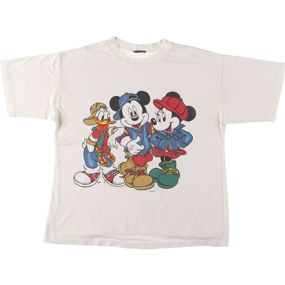 商品詳細 ブランド・UNKNOWN・ 特徴・クルーネック(丸首)・半袖・ヴィンテージ・ モデル/形状・MICKEY MOUSE ミッキーマウス MINNIE MOUSE ミニーマウス DONALD DUCK ドナルドダック・キャラクタープリントTシャツ・ 素材・不明・ 色・ホワイト系 白色・ 柄・プリント・ 生産国・不明・ 年代 サイズ・メンズM・表記サイズ:不明・着丈:59.5cm・身幅:51.5cm・肩幅:49.5cm・袖丈:17.5cm・ コンディション・C・ カテゴリ・メンズ・トップス・Tシャツ・キャラクターTシャツ・ 商品番号・eaa567785・ 取扱店・・ スタッフコメントタグ欠損の為、サイズ・生産国・素材が不明でございます。MICKEY MOUSE ミッキーマウス MINNIE MOUSE ミニーマウス DONALD DUCK ドナルドダック キャラクタープリントTシャツ / メンズM / 商品番号 eaa567785 USEDですので使用感などございますが、まだまだご愛用していただけます。 古着という事をご理解の上ご注文よろしくお願いします。 【状態追記】 ●前、襟ぐり・左右脇・左腕・左裾にシミ ●前、右裾裏に汚れ ●前、裾全体が糸抜け ●後、右襟にリペア跡 ●後、左右脇・左裾にシミ ●後、裾全体が糸抜け ●内、左右脇に制汗剤残り※状態は当社独自の基準です。 着用感表記サイズ着丈身幅肩幅袖丈 メンズM不明(サイズ表記不明ですが、計測値によりメンズM相当です。)59.5cm51.5cm49.5cm17.5cm ※測定値の若干の誤差はご了承下さい。サイズガイドはこちら ブランドUNKNOWN 特徴クルーネック(丸首) / 半袖 / ヴィンテージモデル/形状MICKEY MOUSE ミッキーマウス MINNIE MOUSE ミニーマウス DONALD DUCK ドナルドダック / キャラクタープリントTシャツ素材不明色ホワイト系 白色柄プリント生産国不明年代-カテゴリアニメ・キャラクターTシャツ商品番号eaa567785取扱店　　 タグ欠損の為、サイズ・生産国・素材が不明でございます。アニメ・キャラクターTシャツの他の商品を見る