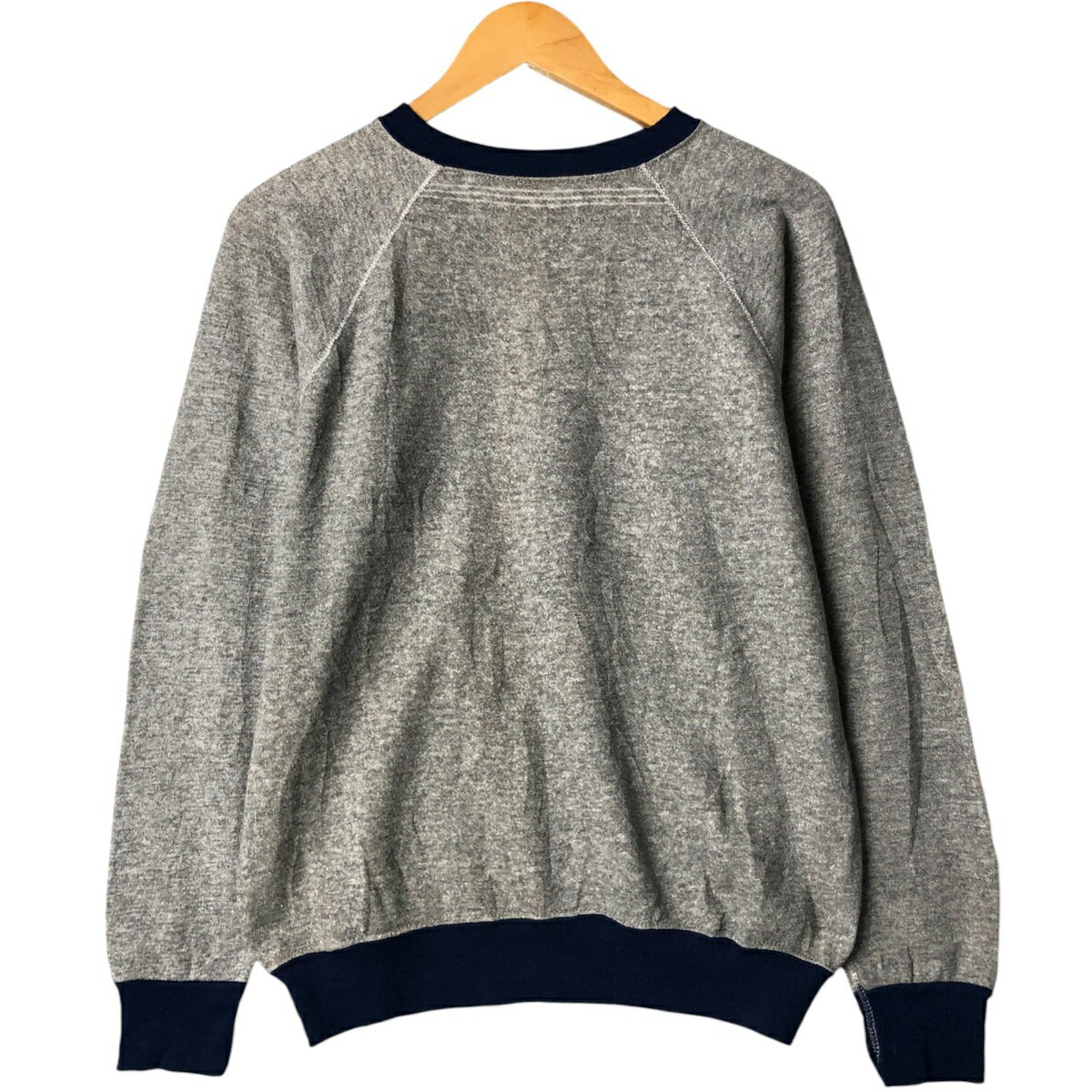 商品詳細 ブランド・UNKNOWN・ 特徴・クルーネック(丸首)・長袖・ヴィンテージ・ラグランスリーブ・短丈 ショート丈・ モデル/形状・無地 ブランクスウェットシャツ トレーナー・ 素材・ポリエステル:50%・コットン:45%・レーヨン:...