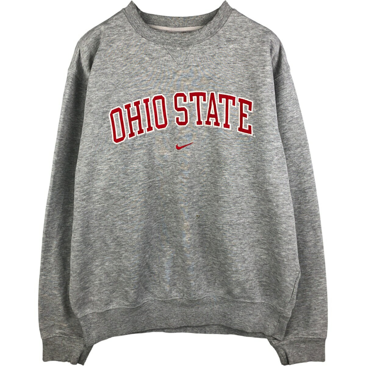 商品詳細 ブランド・NIKE・ナイキ・ 特徴・クルーネック(丸首)・長袖・前Vはめ込みガゼット・ モデル/形状・TEAM・カレッジスウェットシャツ トレーナー・ 素材・コットン:75%・ポリエステル:25%・ 色・グレー系 灰色・ 柄・刺繍・ 生産国・メキシコ製・ 年代 サイズ・メンズM・表記サイズ:M・着丈:64.5cm・身幅:62.5cm・肩幅:52.5cm・袖丈:60.5cm・ コンディション・C・ カテゴリ・メンズ・トップス・スウェット・トレーナー・ 商品番号・eaa590169・ 取扱店・・ スタッフコメントNIKE TEAM カレッジスウェットシャツ トレーナー / メンズM / 商品番号 eaa590169 USEDですので使用感などございますが、まだまだご愛用していただけます。 古着という事をご理解の上ご注文よろしくお願いします。 【状態追記】 ●前、腹部、左腕に汚れ、左袖先に裂け ●後、襟に裂け※状態は当社独自の基準です。 着用感表記サイズ着丈身幅肩幅袖丈 メンズMM(※着用感、表記サイズは目安です。)64.5cm62.5cm52.5cm60.5cm ※測定値の若干の誤差はご了承下さい。サイズガイドはこちら ブランドNIKEナイキ 特徴クルーネック(丸首) / 長袖 / 前Vはめ込みガゼットモデル/形状TEAM / カレッジスウェットシャツ トレーナー素材コットン:75% / ポリエステル:25%色グレー系 灰色柄刺繍生産国メキシコ製年代-カテゴリトレーナー商品番号eaa590169取扱店　　 ナイキの他の商品を見るトレーナーの他の商品を見る