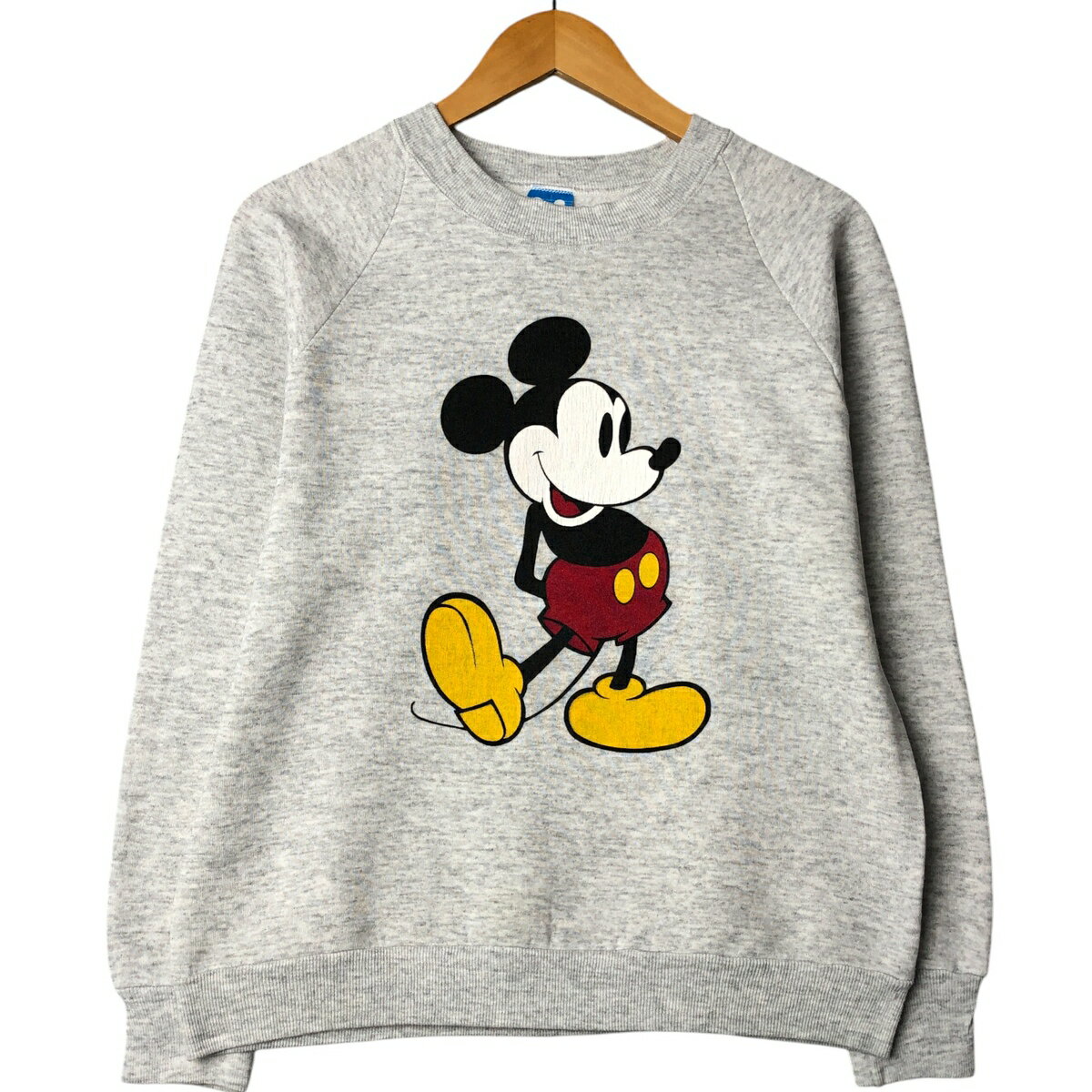 商品詳細 ブランド・Disney・ディズニー・ 特徴・クルーネック(丸首)・長袖・ヴィンテージ・ラグランスリーブ・ モデル/形状・MICKEY MOUSE ミッキーマウス・キャラクタースウェットシャツ トレーナー・ 素材・コットン:49%・ポリエステル:49%・OTHER FIBER:2%・ 色・ホワイト系 白色・ 柄・プリント・ 生産国・USA製・ 年代・80年代・ サイズ・表記サイズ:MEDIUM・着丈:57cm・身幅:50cm・裄丈:72.5cm・袖丈(脇下計測):47.5cm・ コンディション・C・ カテゴリ・メンズ・トップス・スウェット・トレーナー・ 商品番号・eaa590287・ 取扱店・・ スタッフコメントDisney MICKEY MOUSE ミッキーマウス キャラクタースウェットシャツ トレーナー / 商品番号 eaa590287 USEDですので使用感などございますが、まだまだご愛用していただけます。 古着という事をご理解の上ご注文よろしくお願いします。 【状態追記】 ●全体に毛玉 ●前、腹部に汚れ ●後、左腕に汚れ※状態は当社独自の基準です。 表記サイズ着丈身幅裄丈袖丈(脇下計測) MEDIUM(※着用感、表記サイズは目安です。)57cm50cm72.5cm47.5cm ※測定値の若干の誤差はご了承下さい。サイズガイドはこちら ブランドDisneyディズニー 特徴クルーネック(丸首) / 長袖 / ヴィンテージ / ラグランスリーブモデル/形状MICKEY MOUSE ミッキーマウス / キャラクタースウェットシャツ トレーナー素材コットン:49% / ポリエステル:49% / OTHER FIBER:2%色ホワイト系 白色柄プリント生産国USA製年代80年代カテゴリトレーナー商品番号eaa590287取扱店　　 ディズニーの他の商品を見るトレーナーの他の商品を見る