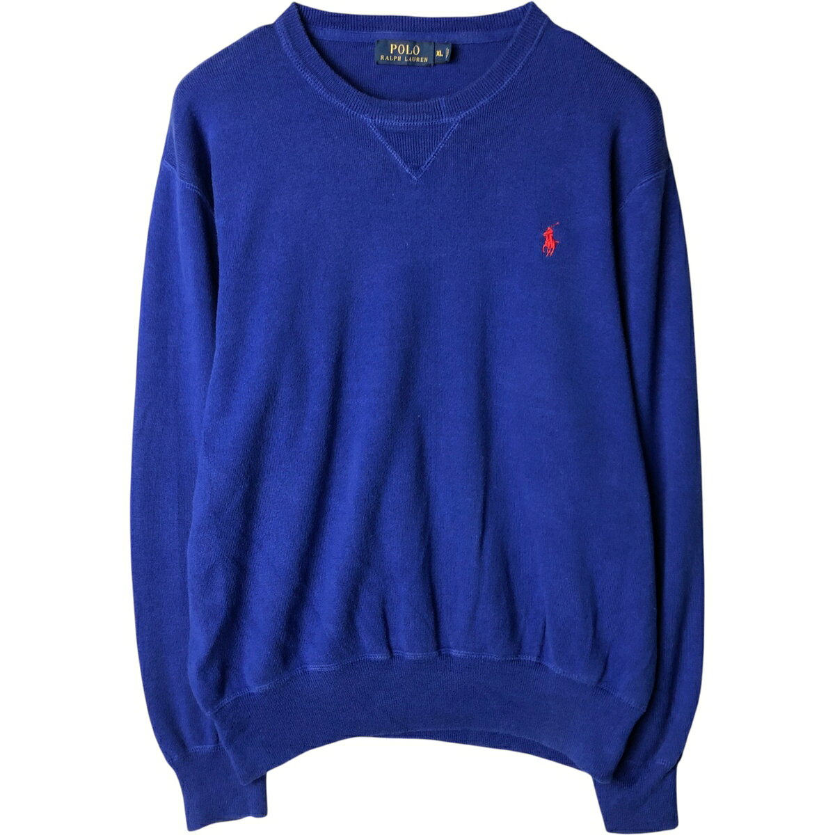 商品詳細 ブランド・Ralph Lauren・ラルフローレン・ 特徴・クルーネック(丸首)・長袖・前Vガゼット・ モデル/形状・POLO RALPH LAUREN・コットンニットセーター・ 素材・コットン:100%・ 色・ブルー系 青色・ 柄・無地・ワンポイント・ 生産国・中国製・ 年代 サイズ・メンズXL・表記サイズ:XL・着丈:63.5cm・身幅:59.5cm・肩幅:47.5cm・袖丈:60.5cm・ コンディション・C・ カテゴリ・メンズ・トップス・セーター・クルーネックセーター・ 商品番号・eaa590783・ 取扱店・・ スタッフコメントRalph Lauren POLO RALPH LAUREN コットンニットセーター / メンズXL / 商品番号 eaa590783 USEDですので使用感などございますが、まだまだご愛用していただけます。 古着という事をご理解の上ご注文よろしくお願いします。 【状態追記】 ●後、左肩に汚れ※状態は当社独自の基準です。 着用感表記サイズ着丈身幅肩幅袖丈 メンズXLXL(※着用感、表記サイズは目安です。)63.5cm59.5cm47.5cm60.5cm ※測定値の若干の誤差はご了承下さい。サイズガイドはこちら ブランドRalph Laurenラルフローレン 特徴クルーネック(丸首) / 長袖 / 前Vガゼットモデル/形状POLO RALPH LAUREN / コットンニットセーター素材コットン:100%色ブルー系 青色柄無地 / ワンポイント生産国中国製年代-カテゴリクルーネックセーター商品番号eaa590783取扱店　　 ラルフローレンの他の商品を見るクルーネックセーターの他の商品を見る