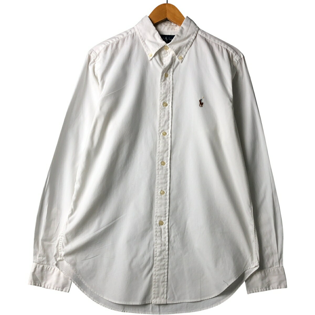 商品詳細 ブランド・Ralph Lauren・ラルフローレン・ 特徴・薄手・長袖・ボタンダウン・ モデル/形状・CLASSIC FIT クラシックフィット・長袖 ボタンダウンシャツ・ 素材・コットン:100%・ 色・ホワイト系 白色・ 柄・無地・ワンポイント・ 生産国・中国製・ 年代 サイズ・メンズM・表記サイズ:15 1/2 34/35・着丈:79cm・身幅:59cm・肩幅:46cm・袖丈:64cm・ コンディション・C・ カテゴリ・メンズ・トップス・長袖シャツ・長袖ボタンダウンシャツ・ 商品番号・eaa591400・ 取扱店・ネットショップ・ スタッフコメントRalph Lauren CLASSIC FIT クラシックフィット 長袖 ボタンダウンシャツ / メンズM / 商品番号 eaa591400 USEDですので使用感などございますが、まだまだご愛用していただけます。 古着という事をご理解の上ご注文よろしくお願いします。 【状態追記】 ●前、左右腹部・腹部前立て内・左右腕・左右袖にシミ・汚れ ●後、右肩・左右腰・左腕・右袖内にシミ・汚れ ●後内側、左腰に汚れ※状態は当社独自の基準です。 着用感表記サイズ着丈身幅肩幅袖丈 メンズM15 1/2 34/35(サイズ表記15 1/2 34/35 ですが、計測値&着用感でメンズM相当です)79cm59cm46cm64cm ※測定値の若干の誤差はご了承下さい。サイズガイドはこちら ブランドRalph Laurenラルフローレン 特徴薄手 / 長袖 / ボタンダウン モデル/形状CLASSIC FIT クラシックフィット / 長袖 ボタンダウンシャツ 素材コットン:100% 色ホワイト系 白色 柄無地 / ワンポイント 生産国中国製 年代- カテゴリ長袖ボタンダウンシャツ 商品番号eaa591400 取扱店ネットショップ 　　 ラルフローレンの他の商品を見る長袖ボタンダウンシャツの他の商品を見る