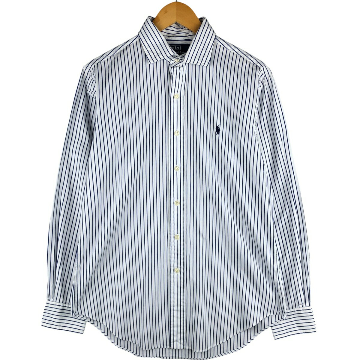 商品詳細 ブランド・Ralph Lauren・ラルフローレン・ 特徴・薄手・長袖・レギュラーカラー・ モデル/形状・POLO by Ralph Lauren STANTON CLASSIC FIT・長袖 ストライプシャツ・ 素材・コットン:100%・ 色・ホワイト系 白色・ 柄・ストライプ柄・ 生産国・スリランカ製・ 年代 サイズ・表記サイズ:M・着丈:79.5cm・身幅:61cm・肩幅:47cm・袖丈:63.5cm・ コンディション・C・ カテゴリ・メンズ・トップス・長袖シャツ・ストライプシャツ・ 商品番号・eaa595084・ 取扱店・ネットショップ・ スタッフコメントRalph Lauren POLO by Ralph Lauren STANTON CLASSIC FIT 長袖 ストライプシャツ / 商品番号 eaa595084 USEDですので使用感などございますが、まだまだご愛用していただけます。 古着という事をご理解の上ご注文よろしくお願いします。 【状態追記】 ●襟芯欠損 ●前、左袖先に汚れ※状態は当社独自の基準です。 着用感表記サイズ着丈身幅肩幅袖丈 メンズMM(※着用感、表記サイズは目安です。)79.5cm61cm47cm63.5cm ※測定値の若干の誤差はご了承下さい。サイズガイドはこちら ブランドRalph Laurenラルフローレン 特徴薄手 / 長袖 / レギュラーカラー モデル/形状POLO by Ralph Lauren STANTON CLASSIC FIT / 長袖 ストライプシャツ 素材コットン:100% 色ホワイト系 白色 柄ストライプ柄 生産国スリランカ製 年代- カテゴリストライプシャツ 商品番号eaa595084 取扱店ネットショップ 　　 ラルフローレンの他の商品を見るストライプシャツの他の商品を見る